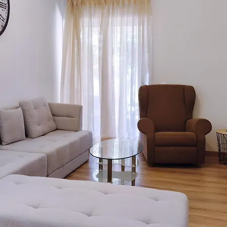 Ifigenias Apartman *